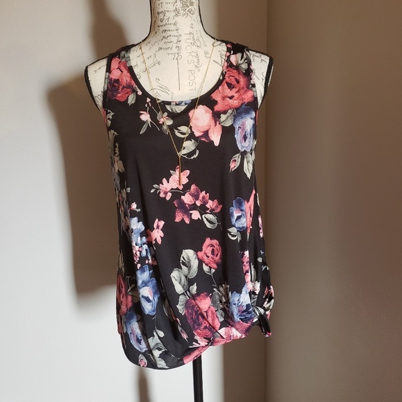 Floral Tank Top - Picture 5 of 6